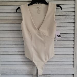 Women's SO Out Of Office Creamy Beige V-Neck Contour Bodysuit Size Small